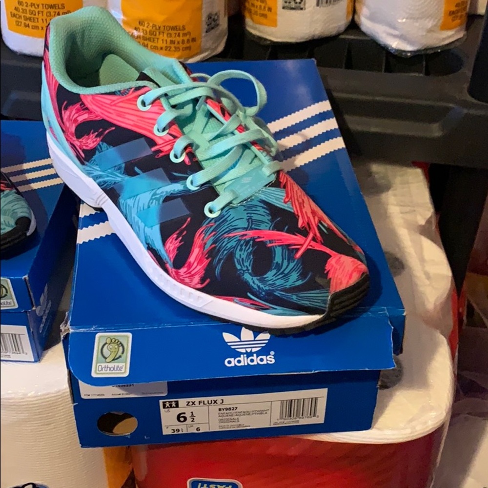 Adidas sneaker - Picture 2 of 3